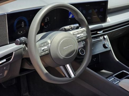 Used 2025 Hyundai Sonata SEL FWD image 34