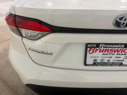 Used 2023 Toyota Corolla LE w/ Carpet Mat Package (TMS) FWD image 17