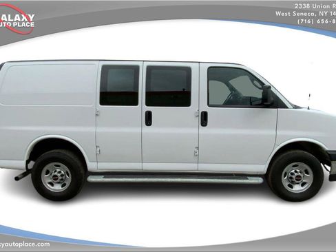Used 2024 GMC Savana 2500 w/ Driver Convenience Package image 4