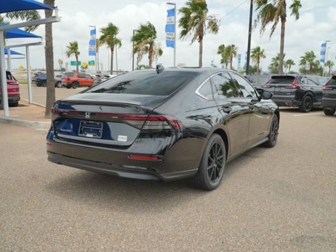 Used 2023 Honda Accord EX image 5