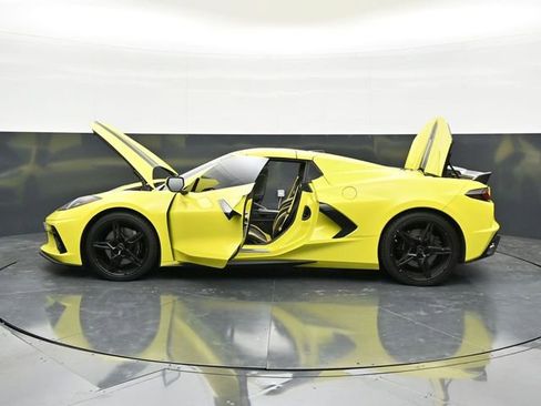 Used 2022 Chevrolet Corvette Stingray Premium Conv w/ Z51 Performance Package RWD image 45