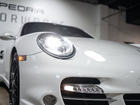 Used 2013 Porsche 911 Turbo S image 22