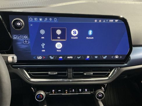 New 2026 Chevrolet Equinox EV LT image 26