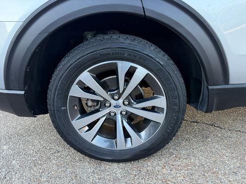 Used 2020 Ford Explorer Platinum w/ Premium Technology Package image 6