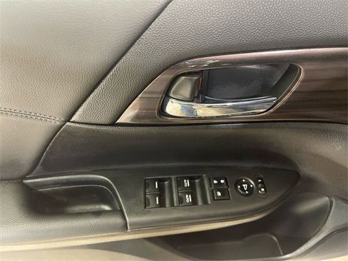 Used 2016 Honda Accord EX image 13