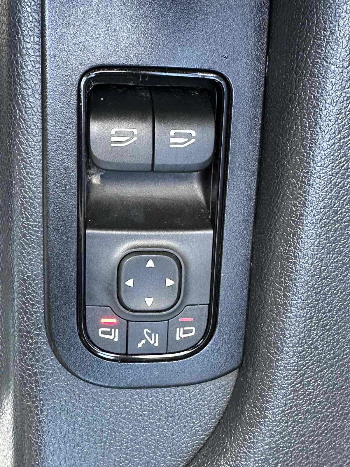 Used 2019 Mercedes-Benz Sprinter 144 image 34