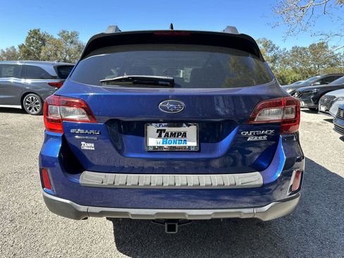 Used 2016 Subaru Outback 2.5i Limited image 3