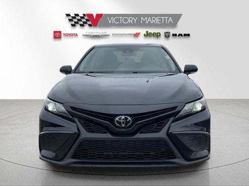 Used 2024 Toyota Camry SE FWD image 8