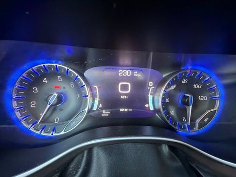 Used 2017 Chrysler Pacifica Touring-L Plus w/ Tire & Wheel Group FWD image 24