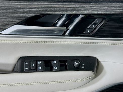 Used 2022 Jeep Wagoneer Series III w/ Flexible Seating Group AWD/4WD image 24