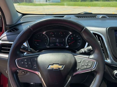 Used 2021 Chevrolet Equinox LT FWD image 12