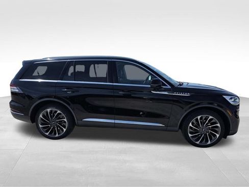 Certified 2020 Lincoln Aviator Reserve w/ Equipment Group 202A AWD/4WD image 2