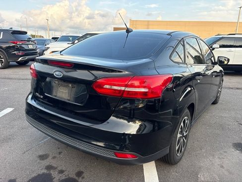 Used 2018 Ford Focus S FWD image 3