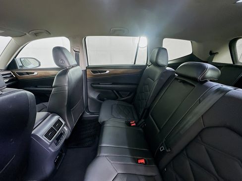 Used 2024 Volkswagen Atlas SE image 28