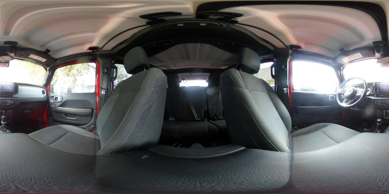 Used 2025 Jeep Wrangler Unlimited Sahara AWD/4WD image 41