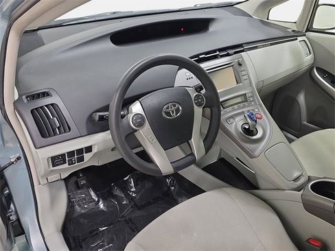 Used 2015 Toyota Prius Two image 16