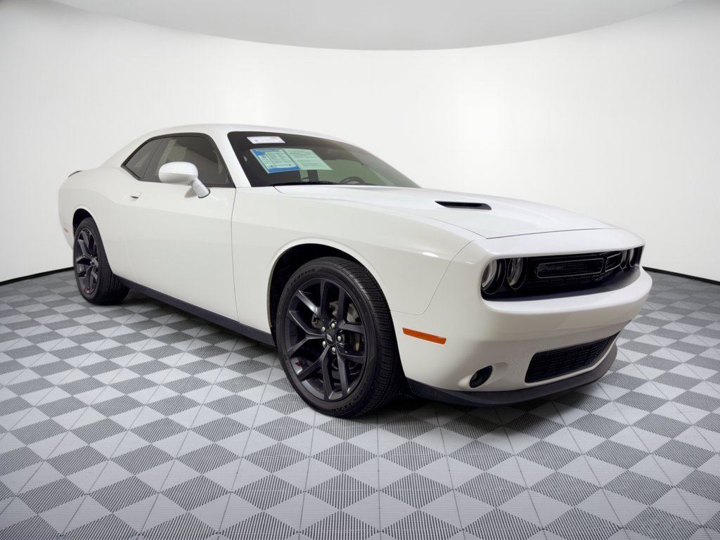 Used 2019 Dodge Challenger SXT w/ Blacktop Package RWD image 7