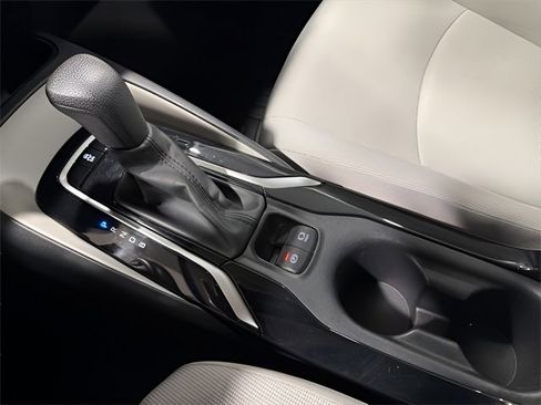 Used 2022 Toyota Corolla LE image 22