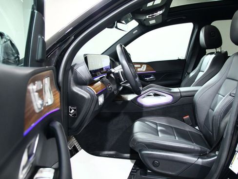 Certified 2025 Mercedes-Benz GLS 450 4MATIC image 4