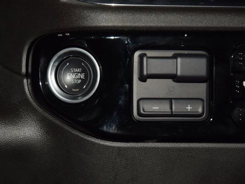 Used 2024 Chevrolet Silverado 1500 High Country w/ Technology Package image 36