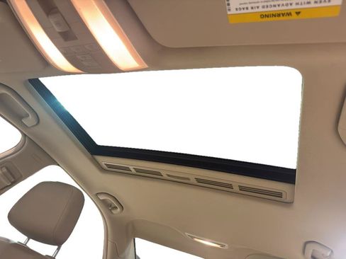 Used 2011 Mercedes-Benz C 300 4MATIC Sedan image 17