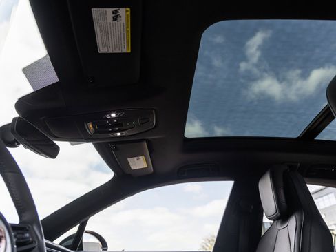 New 2026 Porsche Macan 4 Electric AWD/4WD image 26