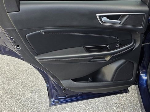 Used 2016 Ford Edge Titanium w/ Technology Package image 36