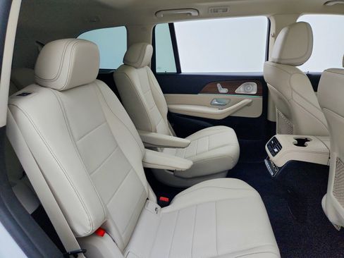 Certified 2023 Mercedes-Benz GLS 450 4MATIC image 33