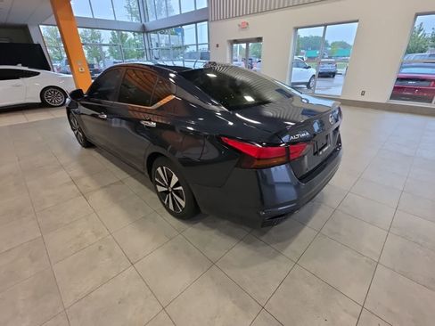 Used 2022 Nissan Altima 2.5 SV FWD image 13