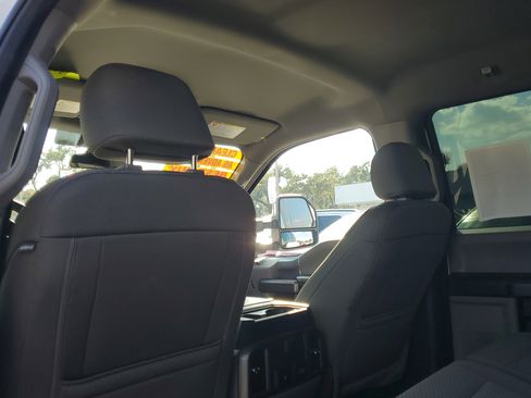 Used 2021 Ford F250 XLT w/ XLT Premium Package image 11