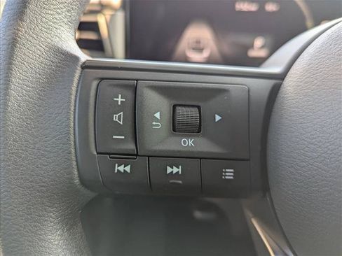 Used 2025 Nissan Kicks SV w/ SV Premium Package FWD image 13