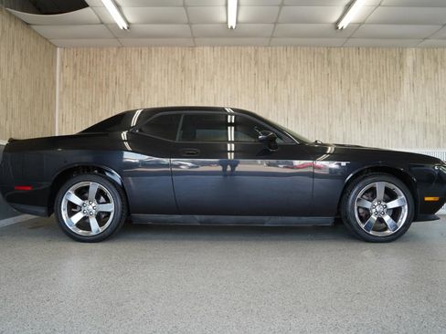 Used 2010 Dodge Challenger R/T image 6