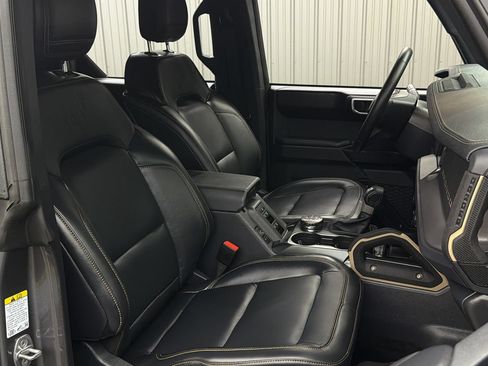 Used 2025 Ford Bronco Badlands w/ Black Appearance Package AWD/4WD image 36