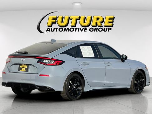 Used 2023 Honda Civic Sport image 4