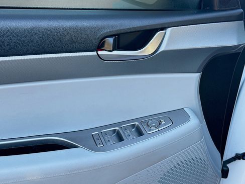 Used 2020 Hyundai Palisade SE image 16