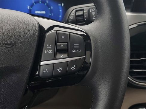 Certified 2022 Ford Escape Titanium w/ Class II Trailer Tow Package image 16