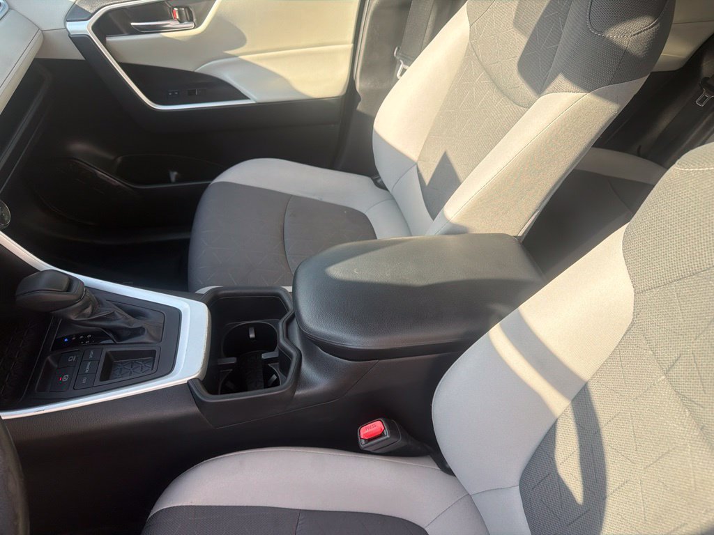 Used 2022 Toyota RAV4 XLE w/ Convenience Package FWD image 22