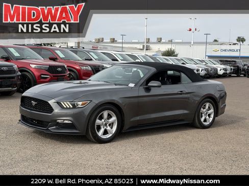 Used 2016 Ford Mustang Convertible image 1