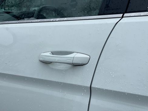 Used 2022 Volkswagen Atlas Cross Sport SE image 24