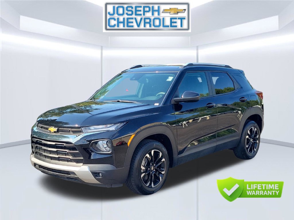 Used 2022 Chevrolet TrailBlazer LT w/ Convenience Package FWD image 2