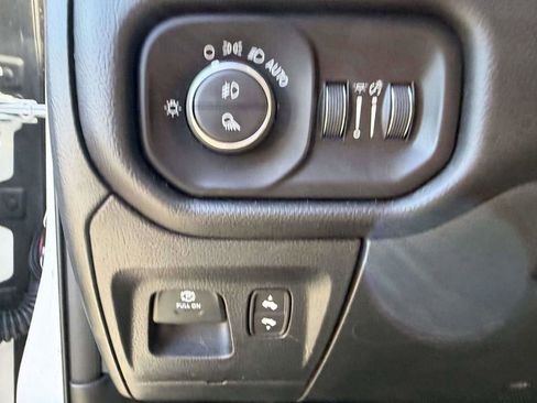 Used 2025 RAM 1500 Laramie image 21