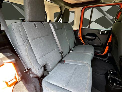 Used 2025 Jeep Wrangler Unlimited Sport AWD/4WD image 27