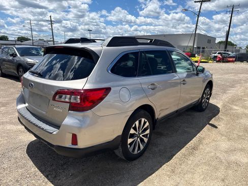 Used 2017 Subaru Outback 2.5i Limited AWD/4WD image 3