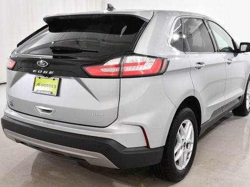 Used 2024 Ford Edge SEL w/ Convenience Package image 12