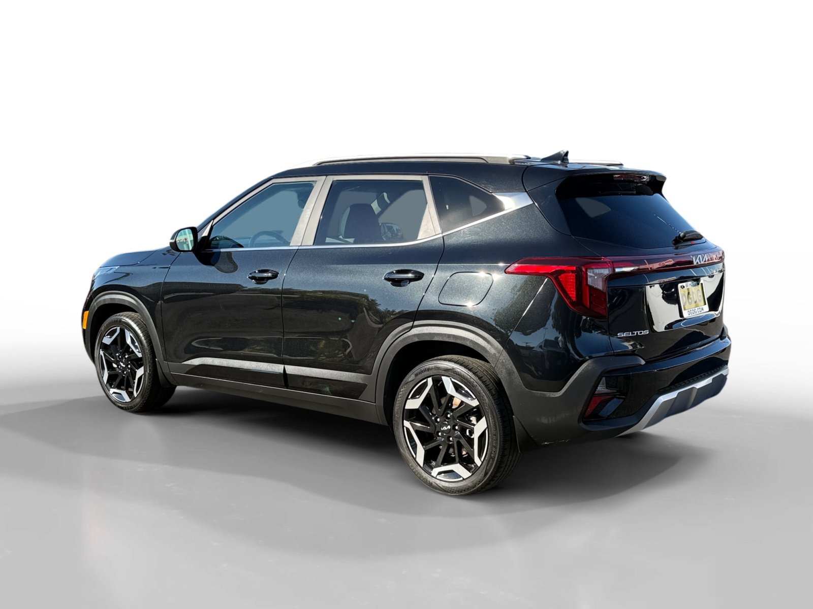 Used 2024 Kia Seltos SX AWD/4WD image 3