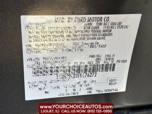 Used 2015 Ford Taurus SEL image 16