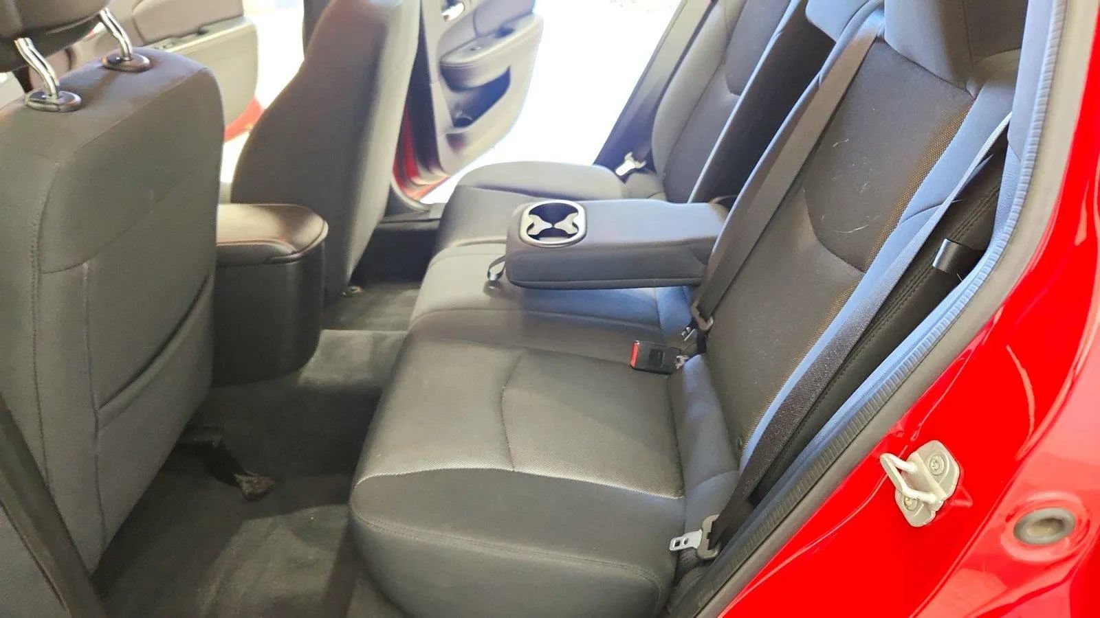 Used 2013 Dodge Avenger SE FWD image 24