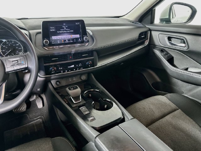 Used 2024 Nissan Rogue SV FWD image 23