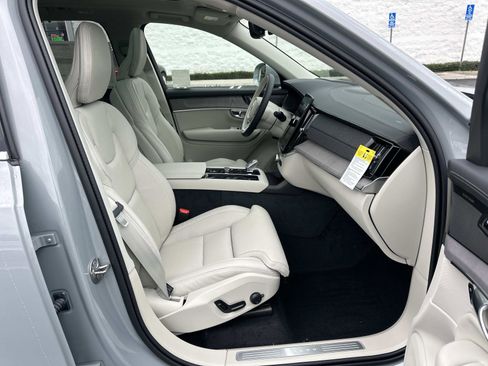 New 2026 Volvo XC90 B6 Ultra w/ Protection Package image 21