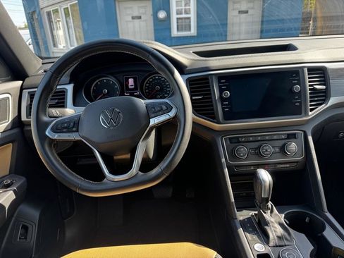 Used 2021 Volkswagen Atlas Cross Sport SE w/ Panoramic Sunroof Package AWD/4WD image 17